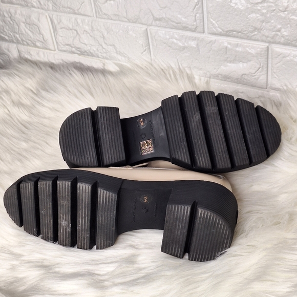 STUART WEITZMAN Soho Loafer Chunky Platform Heel in Dune - Picture 8 of 10